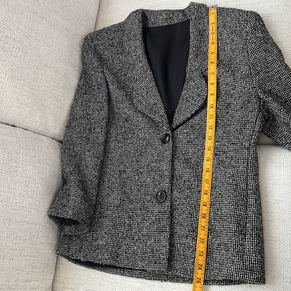 Beautiful tweed jacket middle arm sleeves size 4 - Picture 9 of 10